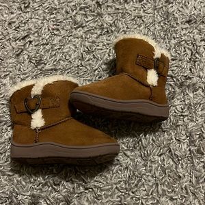 Baby girl brown fur boots